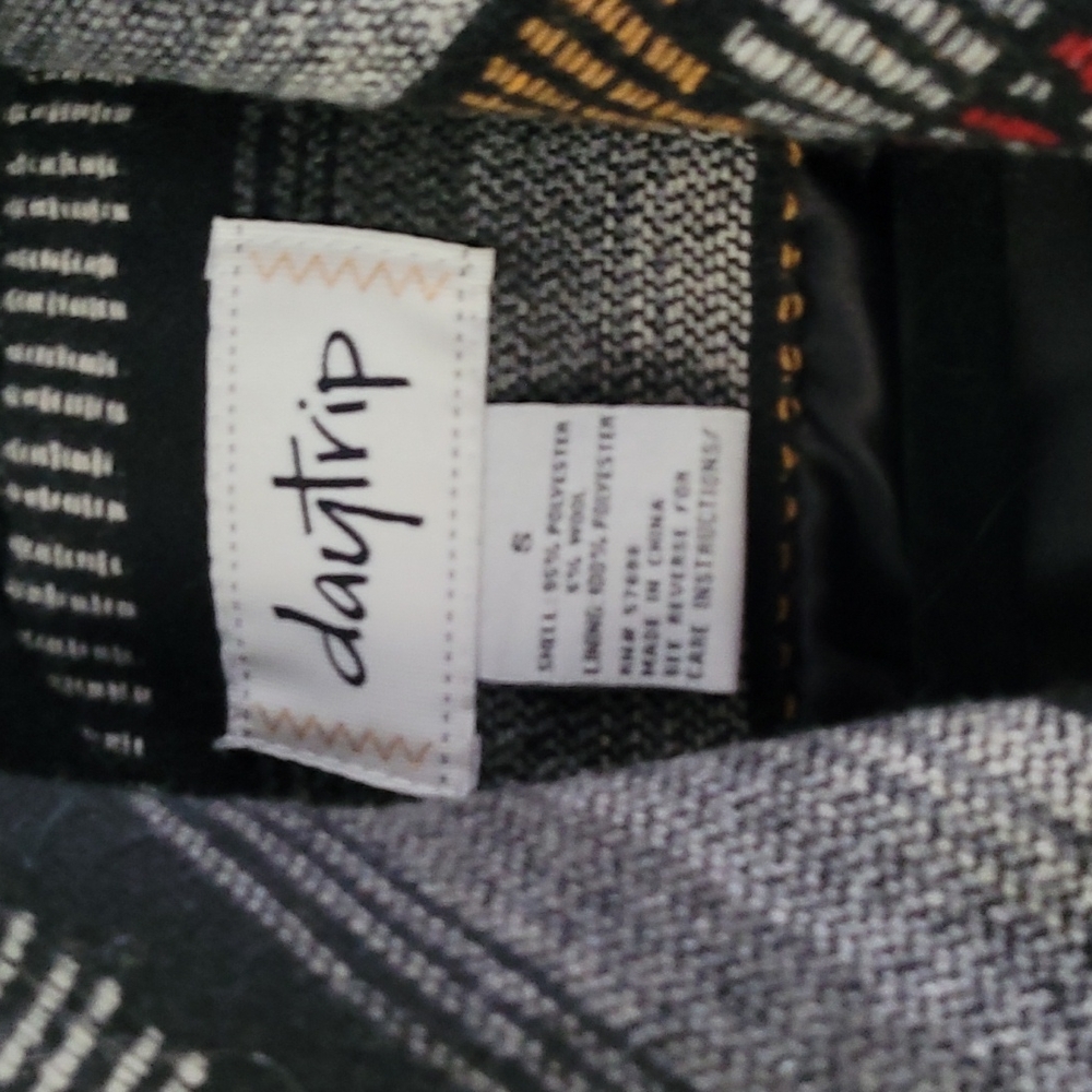 Belted Jacket With Western Pattern - image 3